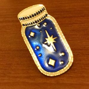 Masson jar with Fireflies Enamel Pin